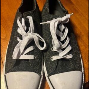 Women’s Airwalk Shoes Size 11